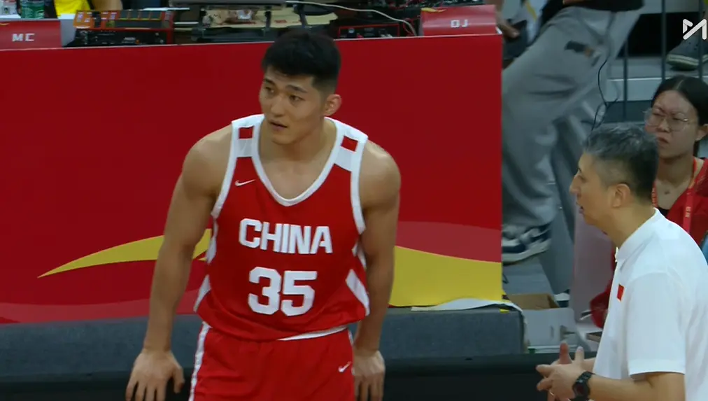机会来了？中国男篮优化阵容，杜锋爱将离队，山东大汉或渔翁得利