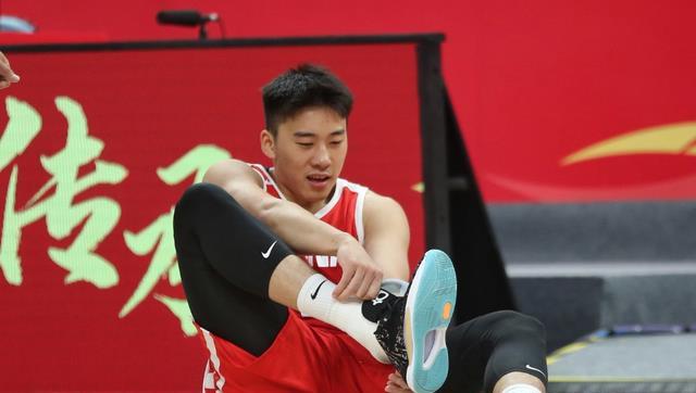 中国男篮亚洲杯大名单浮现！广东两将陪练基本出局，首发五虎敲定