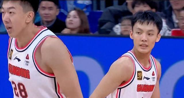 正式到位！男篮顶级锋线驰援杜锋，这可是广东队的争冠王牌！