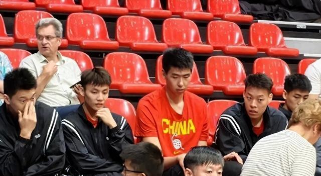 中国男篮亚洲杯大名单浮现！广东两将陪练基本出局，首发五虎敲定