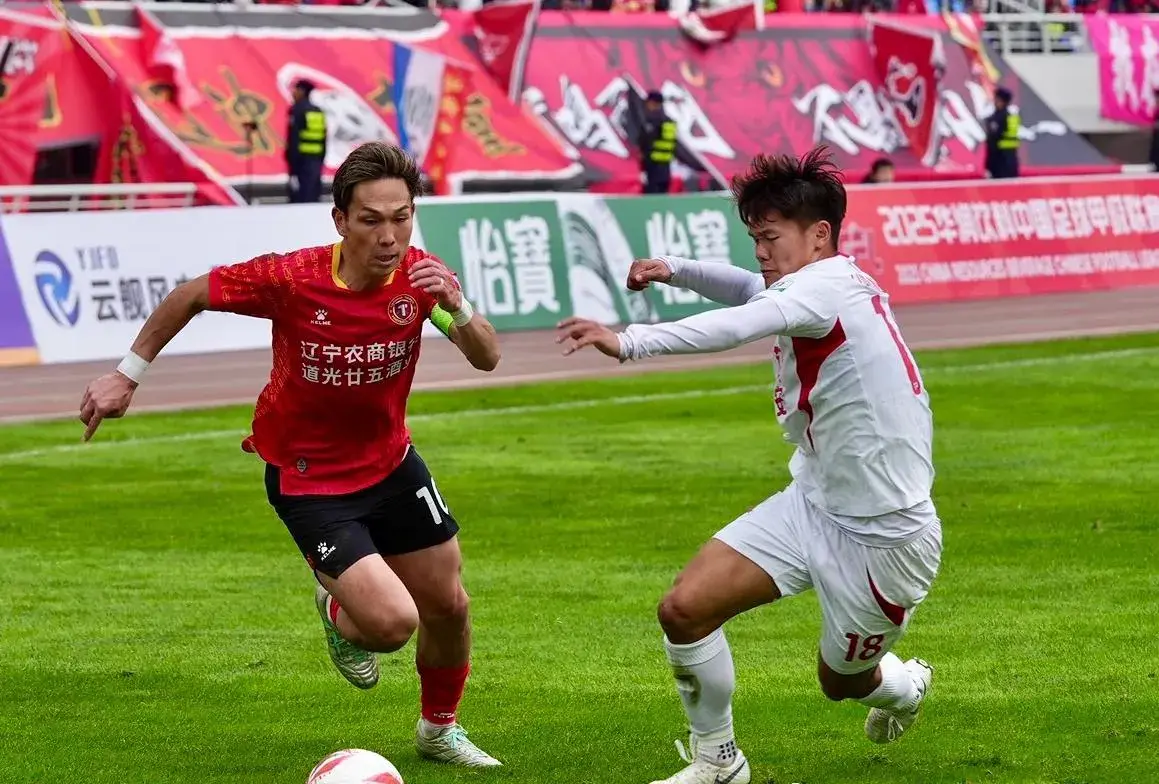 1:0！攻克魔鬼主场，辽宁铁人四连胜稳居榜首，延边龙鼎主场首败