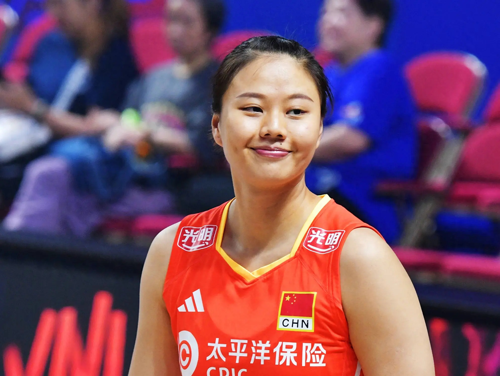 庄宇珊改位成解方？女排接应荒仍在持续，唐欣三板斧小将差距大
