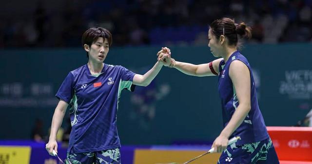 主场击溃世界第3！贾一凡／张殊贤2-0晋级决赛，送大马王牌4连败
