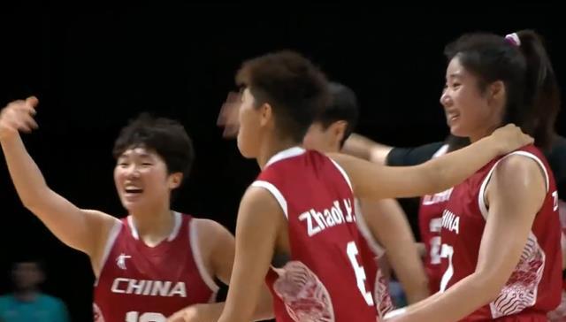 凌晨4点，女篮是世界冠军！李笋南给宫鲁鸣上了一课：打强队该狠