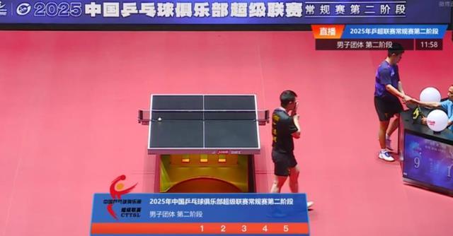 不参加国际大赛，击败世界第一，乒超9连胜，樊振东如何做到的？