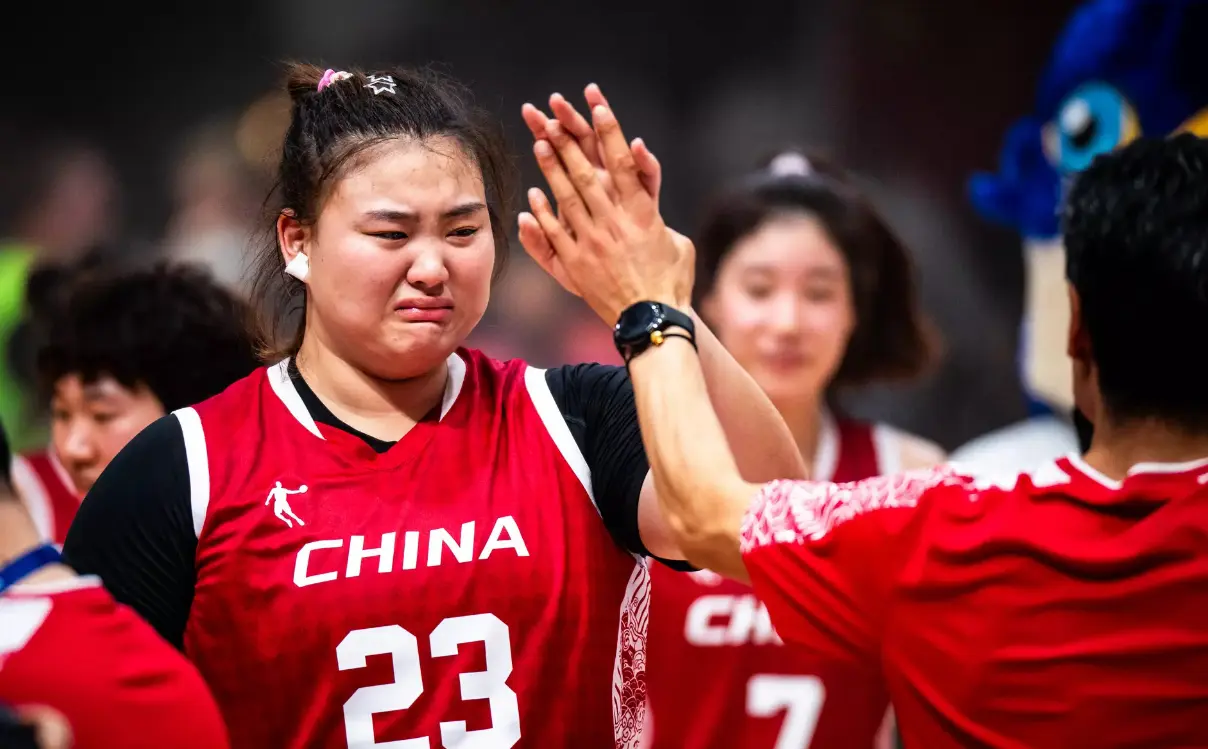 甩飞日本球员+胜美国夺大运金牌 女奥尼尔是张子宇学习的榜样？