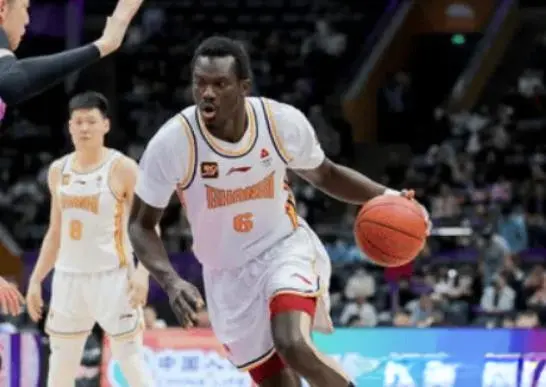 广东队2换1交易完成，助教伊戈尔离队；多队争抢山西大外援法耶