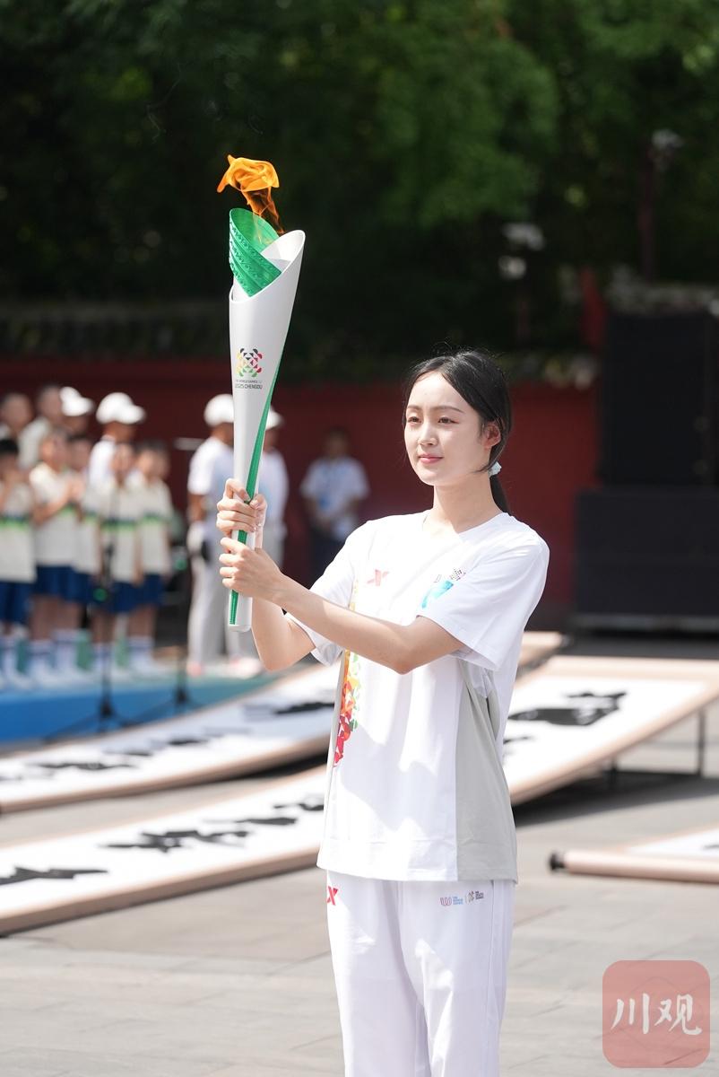 我是火炬手丨肖雁宁：火炬传递希望，愿运动健儿勇敢逐梦，超越自己