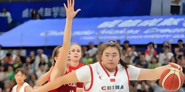 仅得9分！她却成中国女篮夺冠的阵眼，球迷：她比张子宇快太多了
