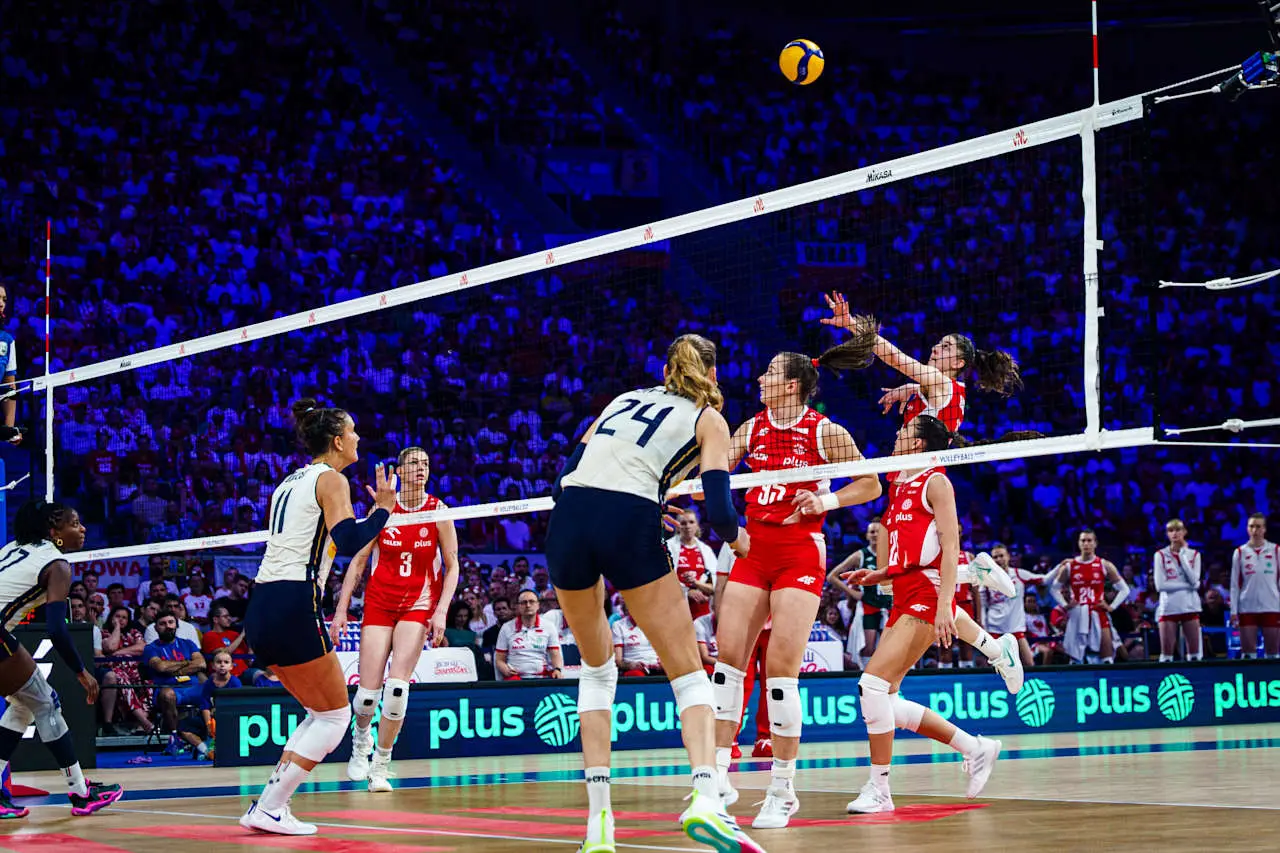 3-2！3-0！世联赛疯狂一夜：日本女排惜败，巴西决战意大利争冠！