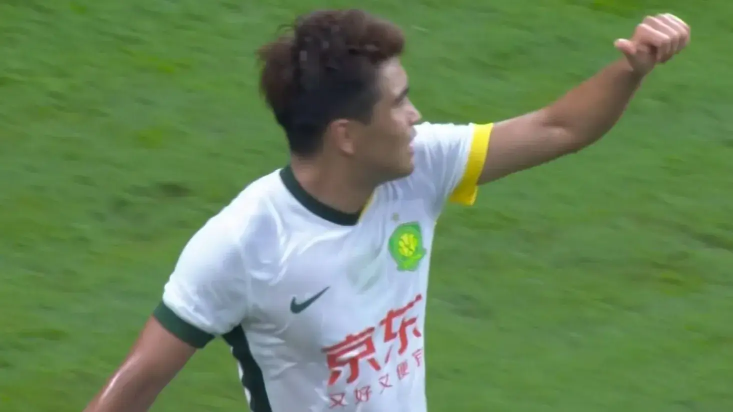 一场2-0，让中超争冠又乱了，蓉城力克国安，申花成为最大赢家！