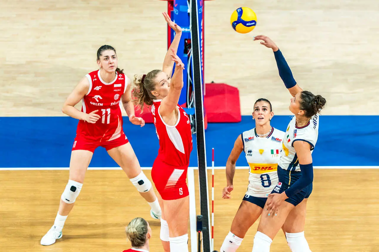 3-0！世界第一打疯了，意大利女排横扫东道主，单局没输超过20分