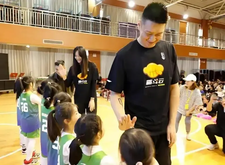 39岁的前男篮国手孙悦，与名模离婚净身出户4年后，如今判若两人