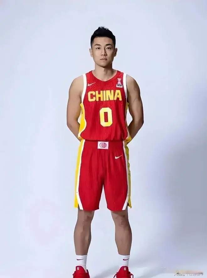 男篮对阵波黑大名单出炉，高诗岩顶替徐杰，张宁和刘礼嘉被弃