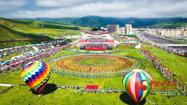 2025年（第八届）甘南藏地传奇自行车赛暨第十一届锅庄文化周开幕