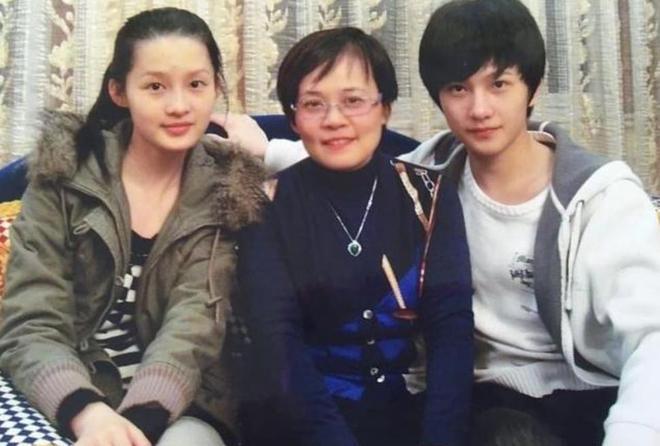 张黎说对了，不拍戏就“消失”的杨洋，已悄悄走上另一条上坡路