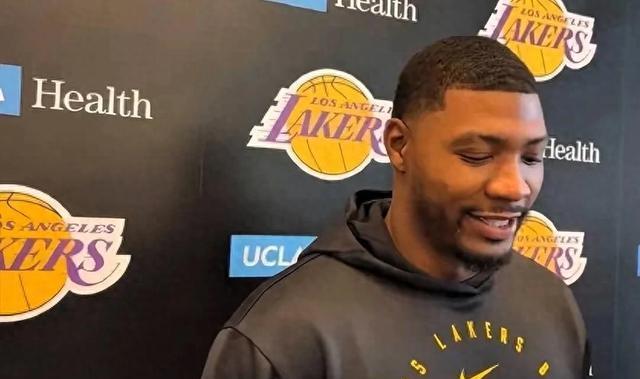 NBA湖人新援斯玛特表示：主帅雷迪克让我做自己&防守端领导球队！