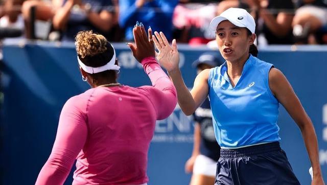 2-0夺冠，轰6-1、6-1，中国金花前一姐张帅勇夺华盛顿站女双冠军