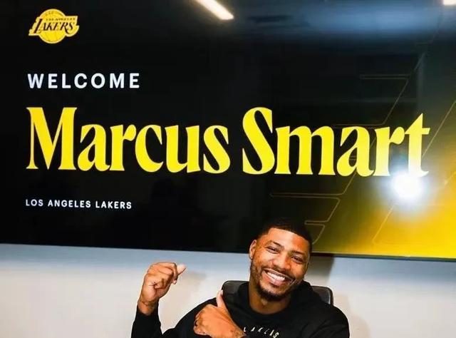 NBA湖人新援斯玛特表示：主帅雷迪克让我做自己&防守端领导球队！