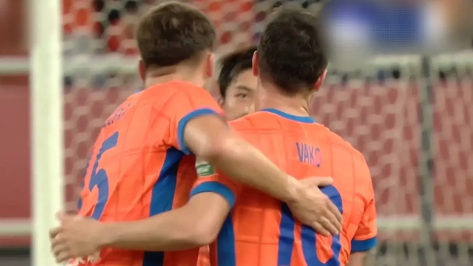 中超最新积分榜：泰山3-0排第五，浙江3-2绝杀，申花甩开海港6分
