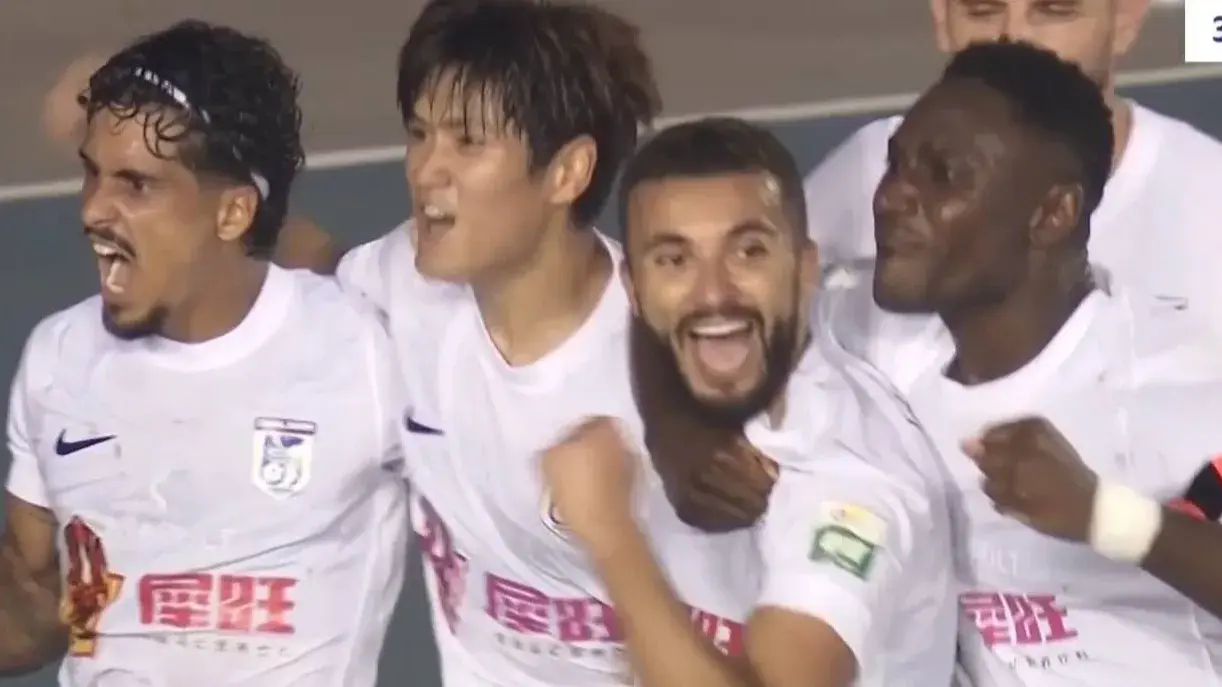中超最新积分榜：泰山3-0排第五，浙江3-2绝杀，申花甩开海港6分