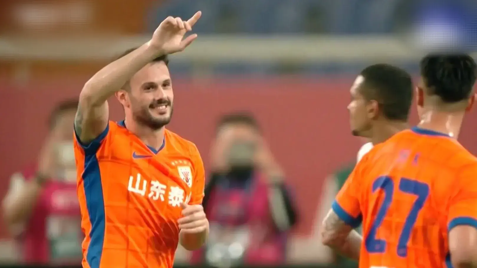中超最新积分榜：泰山3-0排第五，浙江3-2绝杀，申花甩开海港6分
