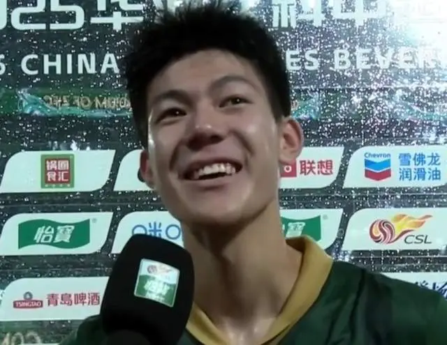 励志！20岁小将中超首秀一战成名：一对一单防外援太强悍！