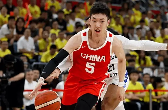 中国男篮赢球却揪出最大毒瘤！投篮8中1，三分4中0，他打的真差啊