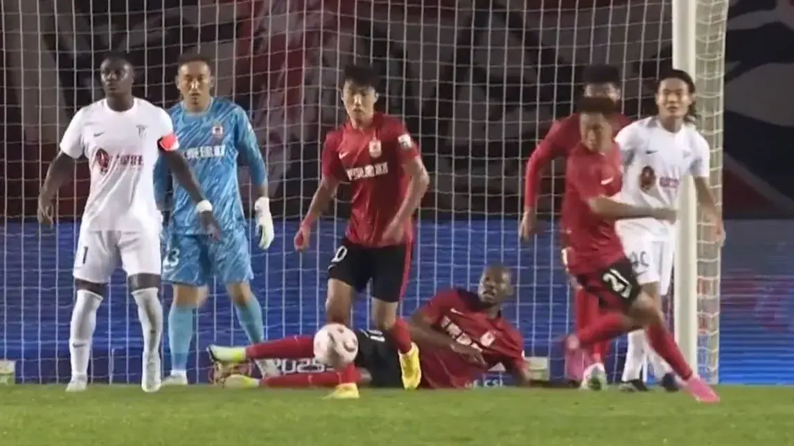 中超最新积分榜：泰山3-0排第五，浙江3-2绝杀，申花甩开海港6分