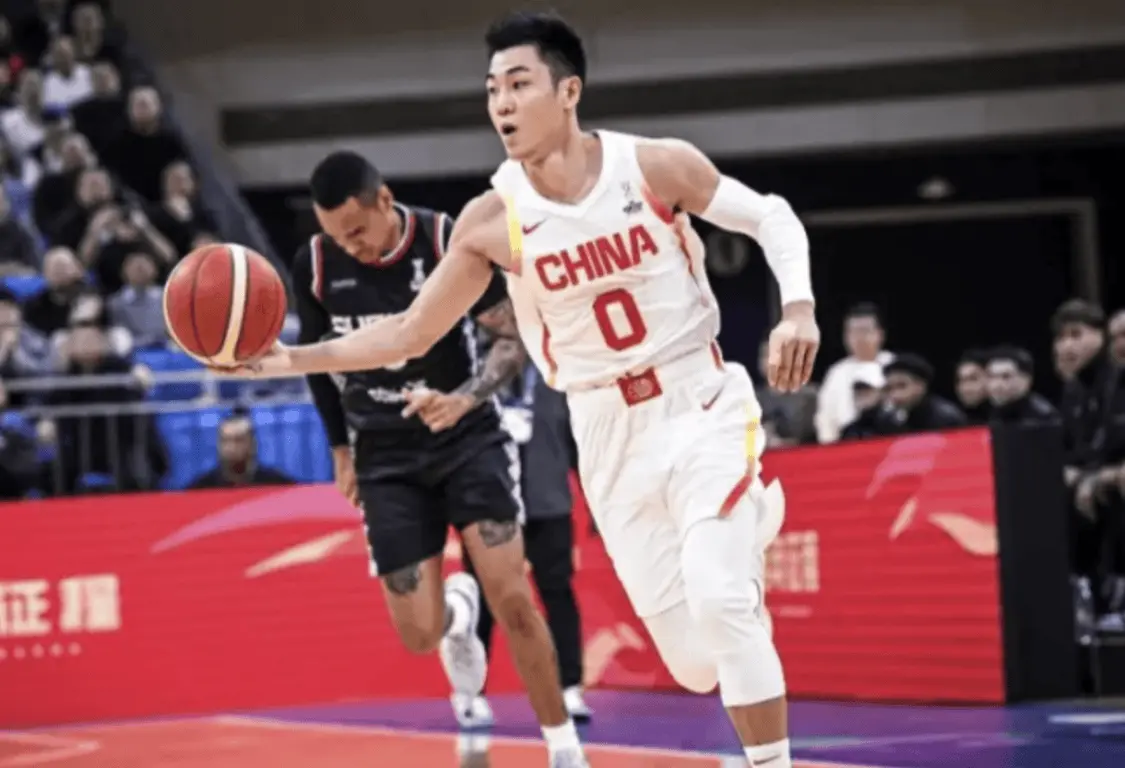 8中1！前男篮队长亲手把国家队位置打没了，球迷：一拿球脑子就宕机