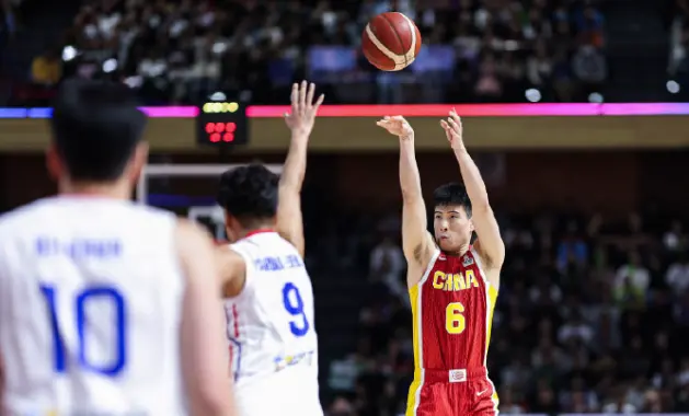 FIBA官方晒程帅澎海报！回国后三分12中9被赞核心 媒体人盼状态延续