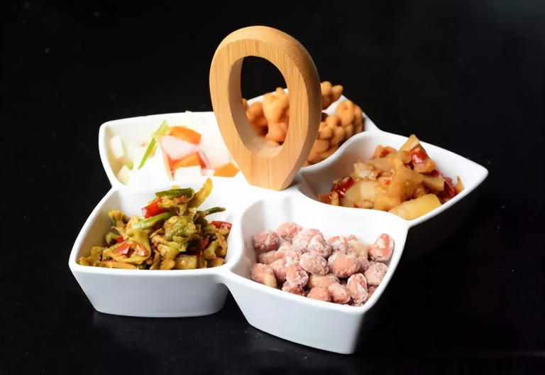 美食推荐：藤椒脱脂金蹄、开胃菜、苦瓜酿肉做法