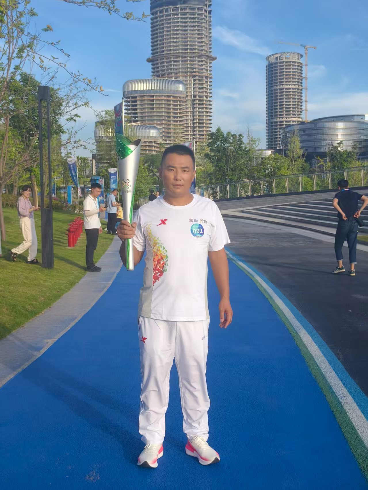 我是火炬手丨货车司机杨光银：把信念担当一直传承下去