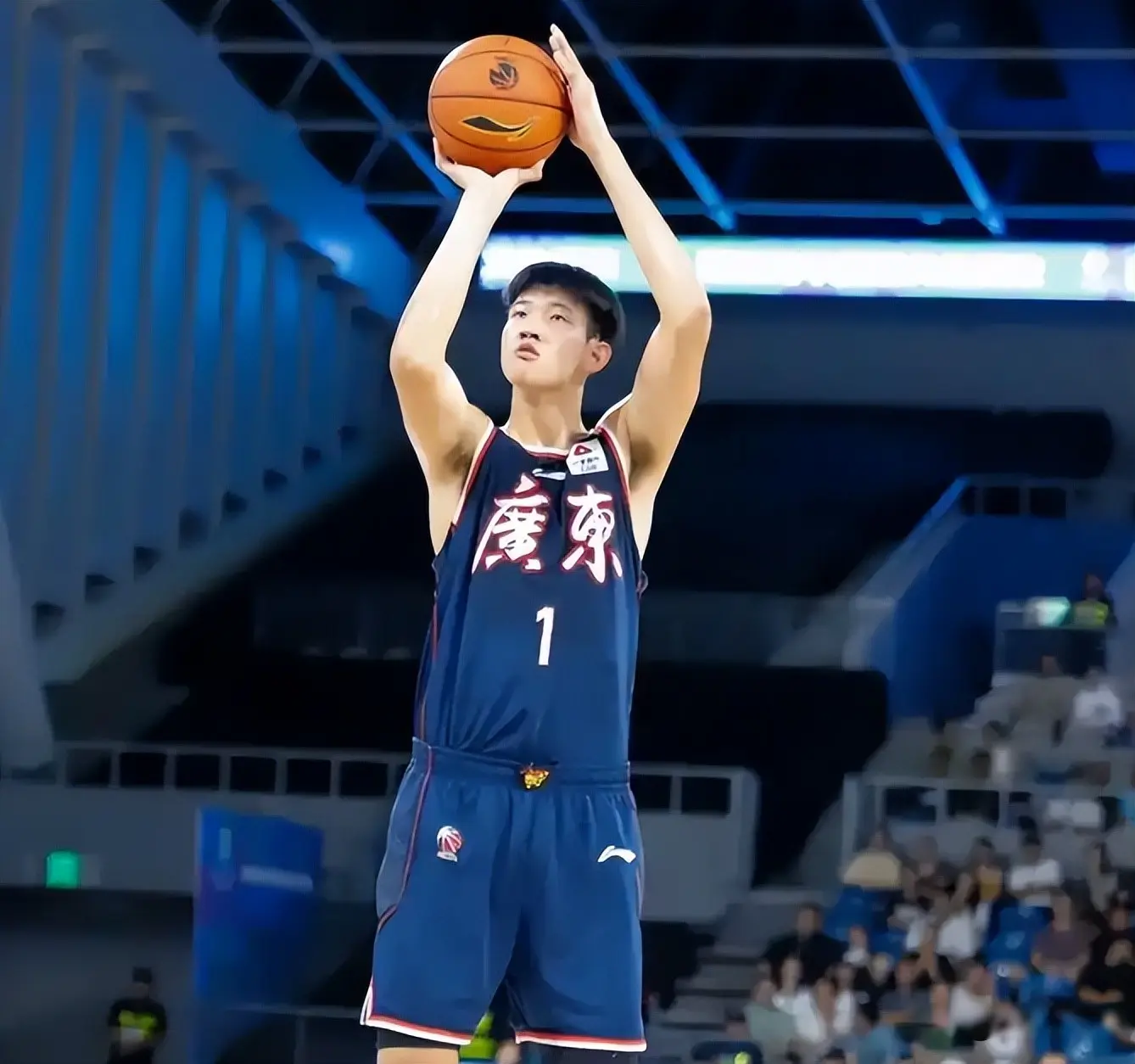 广东66-90新西兰迎1喜3忧！徐昕稳护框，杨溢黄明依难被期待！