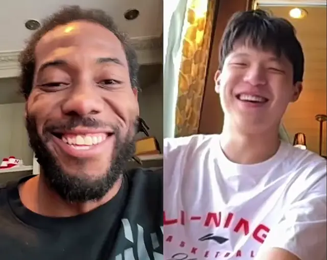小卡连线杨瀚森笑容满面！传授经验相约练球 还学了中文垃圾话