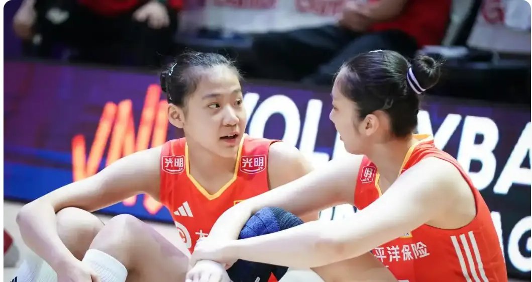 中国女排又有变动，两朵金花离队，袁心玥师妹来袭，赵勇迎新难题