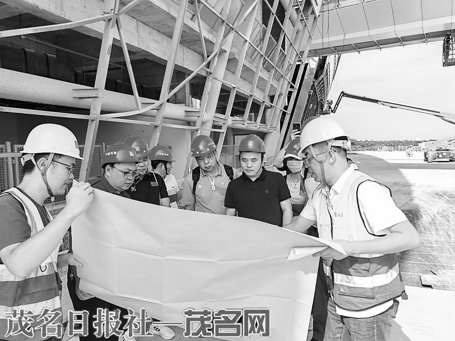 省技术专家莅茂勘察比赛场馆