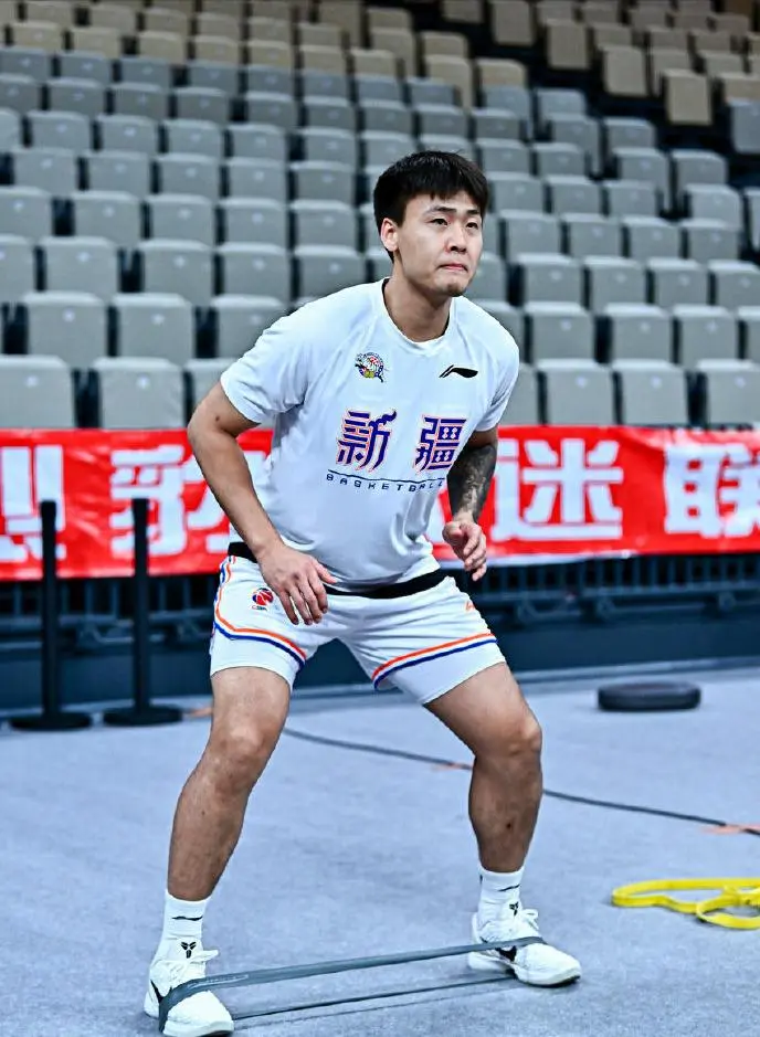 受够了！曝新疆男篮对交易赵睿持开放态度，两年仅打41场比赛