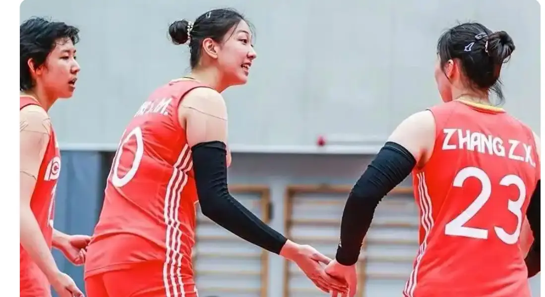 中国女排又有变动，两朵金花离队，袁心玥师妹来袭，赵勇迎新难题