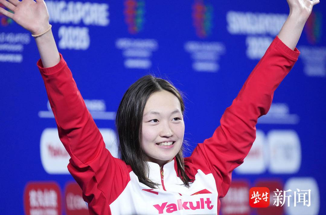 游泳世锦赛|李冰洁“绝杀”莱德基400米自由泳摘银