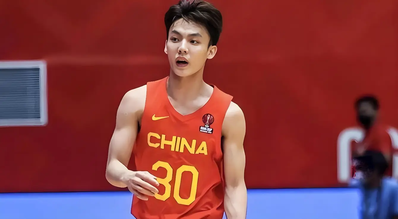全明星票王徐杰落选亚洲杯？这会寒了兢兢业业球员的心！