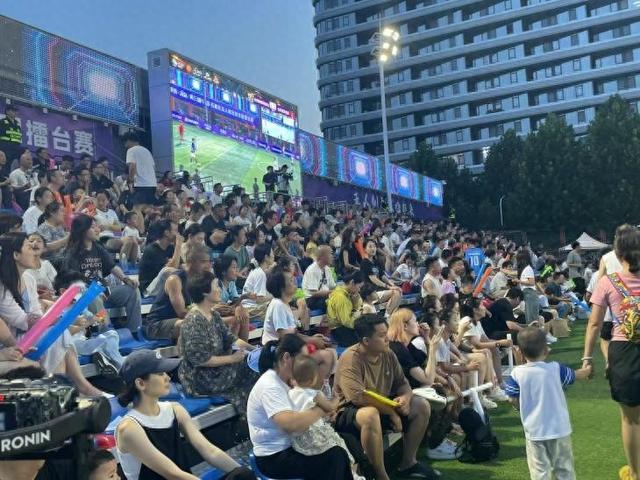 “庄超”点燃夏日激情外地球迷组团来石打卡河北文旅一卡通成观赛“神器”，球迷：跟着卡玩，场场都是主场
