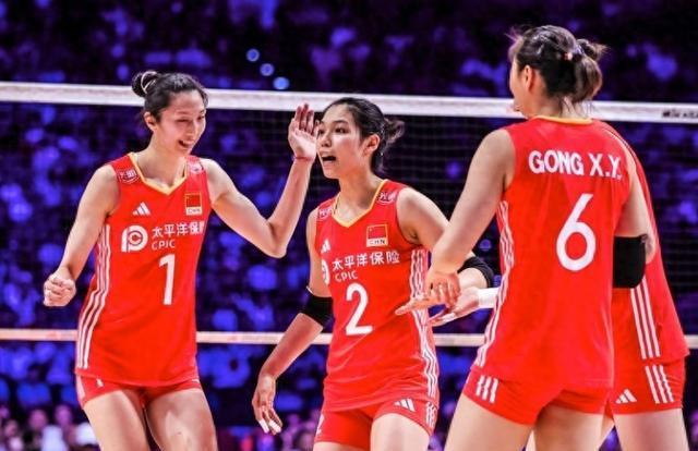 中国女排好消息！日本女排1-3被扣大分，亚洲第1易主！边攻40中12
