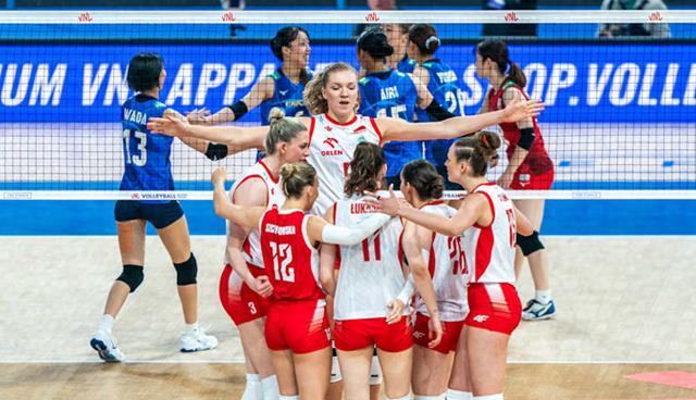 3-1复仇，淘汰中国女排的她们赢了：世界第3站上领奖台 全场大狂欢