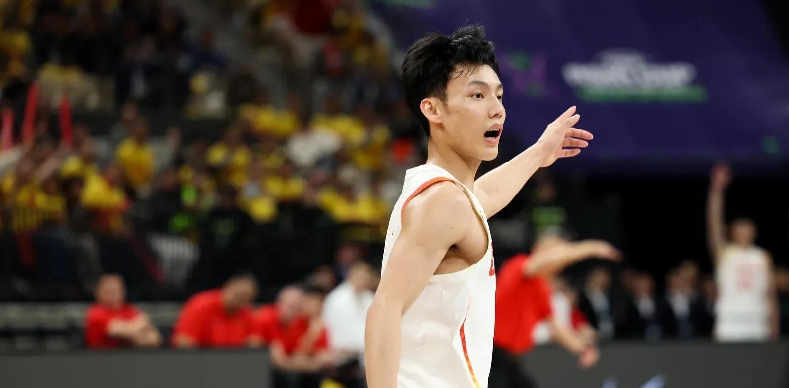 男篮热身赛南京站第一场，中国五人得分上双大胜波黑