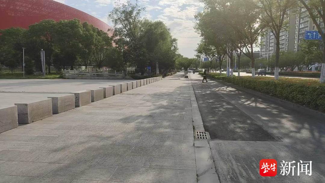 镇江“马路医生”火力全开，保障“苏超”一路畅行