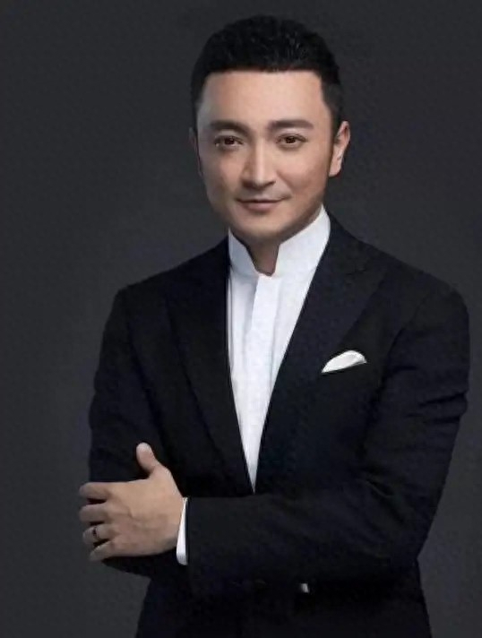 离婚后只字不提尼格买提，一别两宽3年后，才发现他们不是一类人