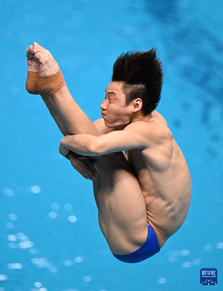 游泳世锦赛｜跳水——郑九源、严思宇分获男子一米板冠、季军