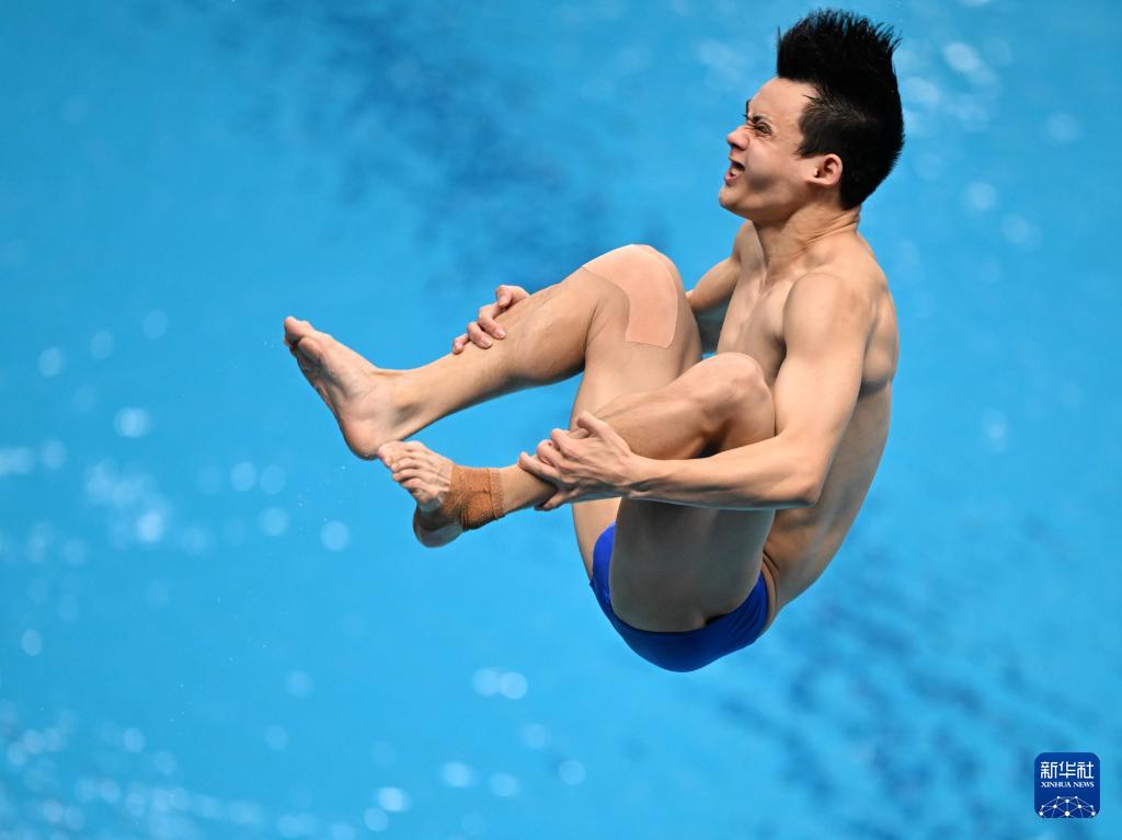 游泳世锦赛｜跳水——郑九源、严思宇分获男子一米板冠、季军