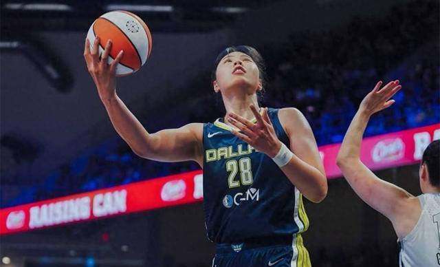 4分4板3犯！李月汝表现不尽人意，末节20秒“喝凉水都塞牙”